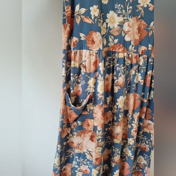 Mimi+Daphne Floral Midi Dress Blue Classic Modest Teacher Pockets Lightweight L - Picture 6 of 10